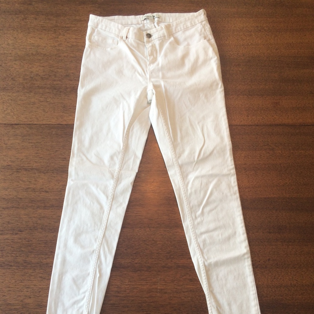 Forever 21 - High Waisted White Jeans - Size 26